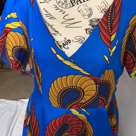 NWOT - EY Studio Royal Blue, Ruby Red & Gold Print African high-low dress. Sz:L - Picture 4 of 9